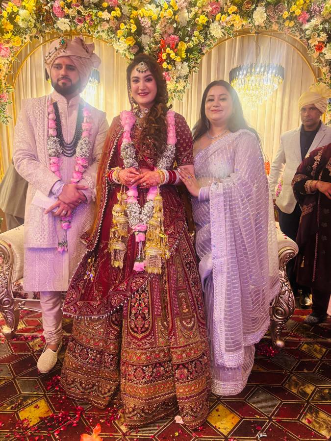A happy family at a Wedding Tales alliance